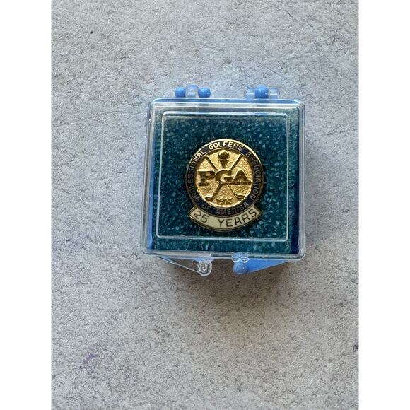 PGA Professional Golfers Association 25 Years Members Service Pin - Picture 1 of 2